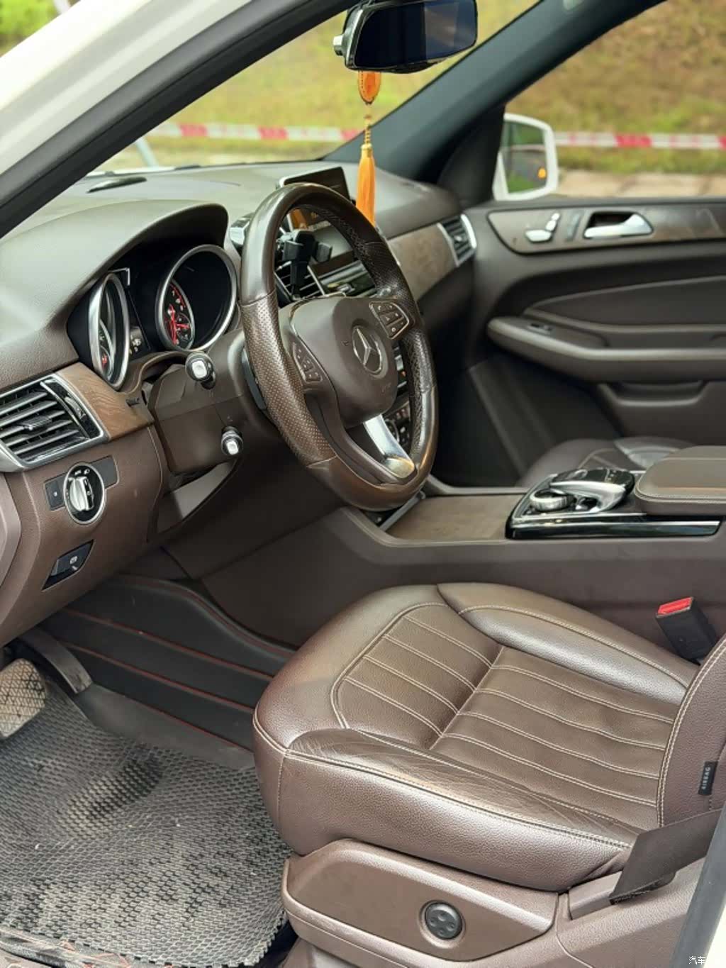 Mercedes-Benz GLE, 2016 4