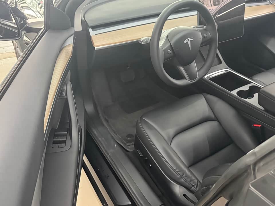 Tesla Model 3 Tesla Model 3