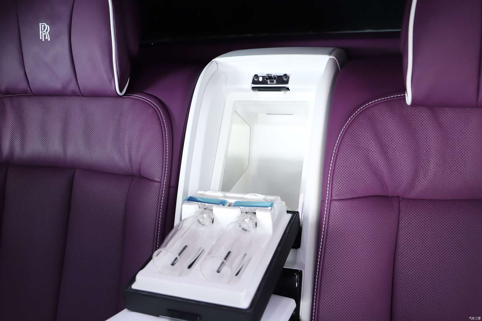 Rolls-Royce Phantom, 2021 13