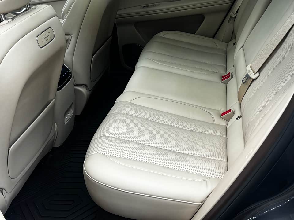 AITO Ask the world M7