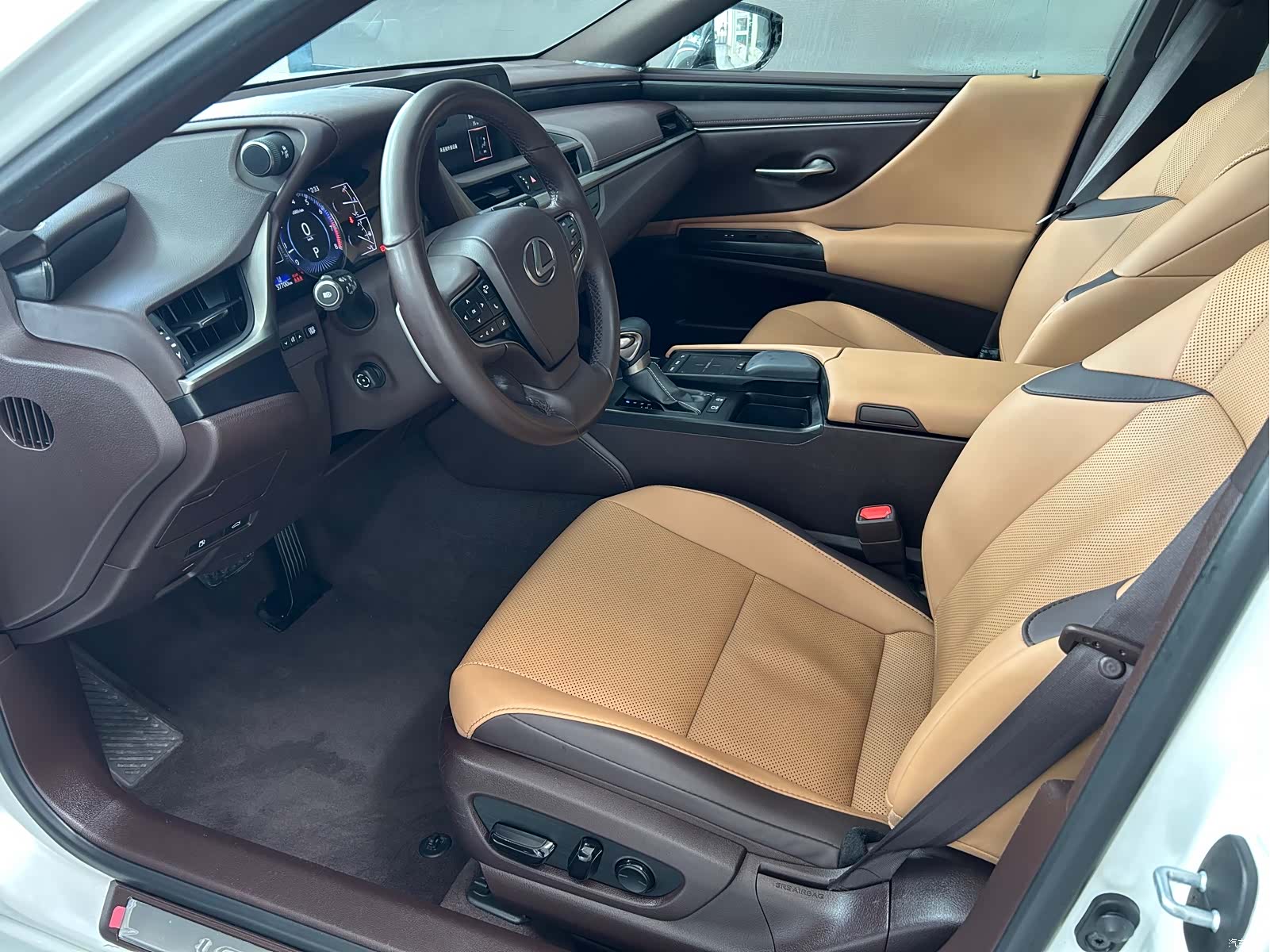Lexus ES, 2019 8
