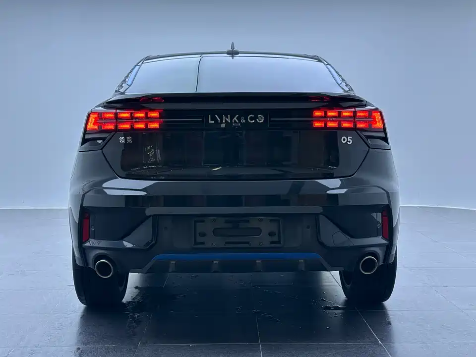 Lynk & Co 05