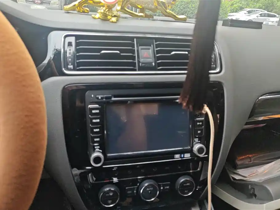 Volkswagen Sagitar Volkswagen Sagitar