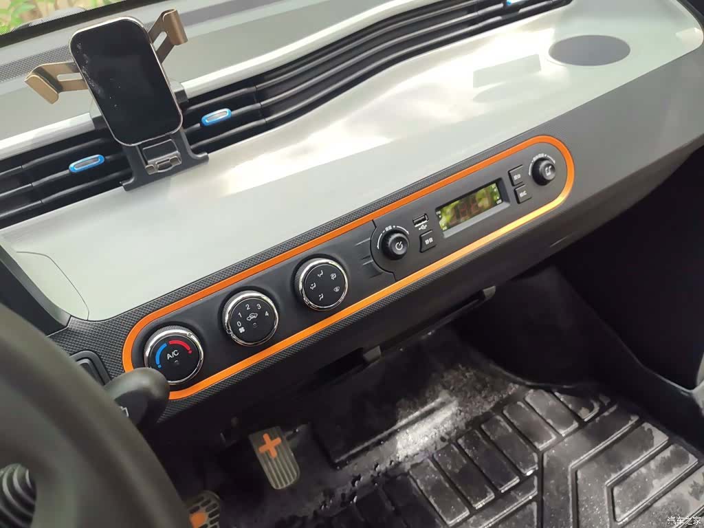 Wuling MINIEV, 2021 9