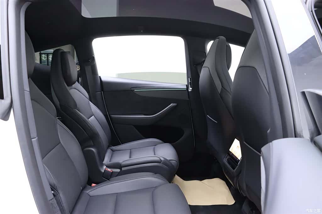 Tesla Model Y, 2025 15