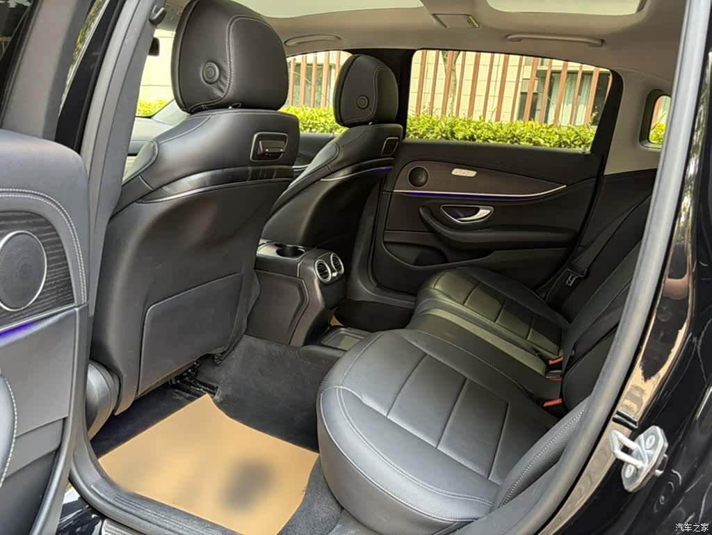Mercedes-Benz E-Class, 2020 14