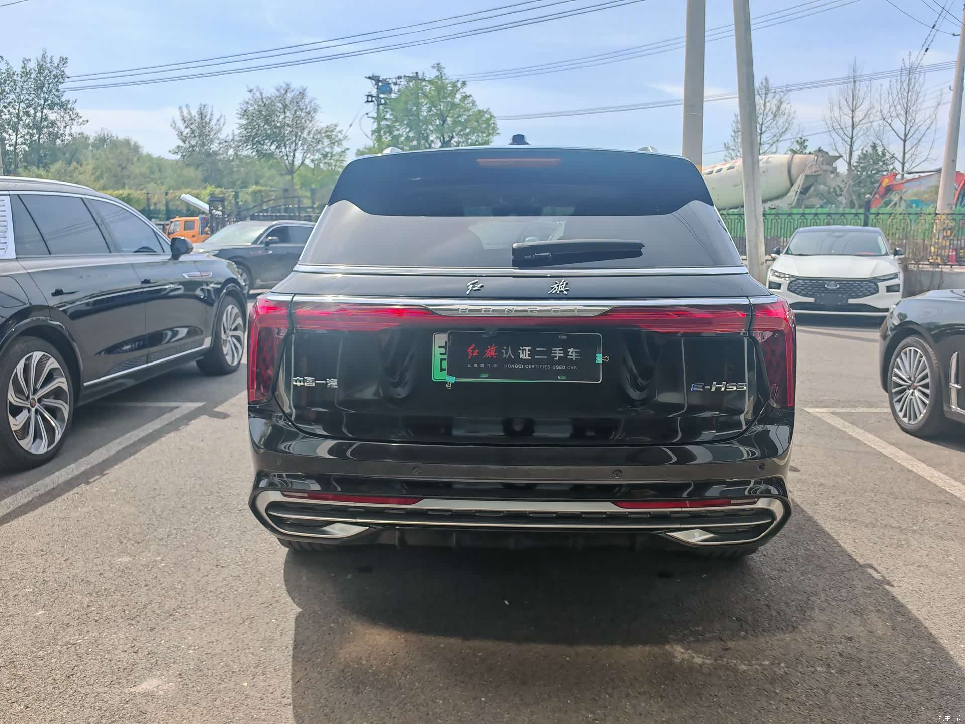 Hongqi E-HS9, 2023 11