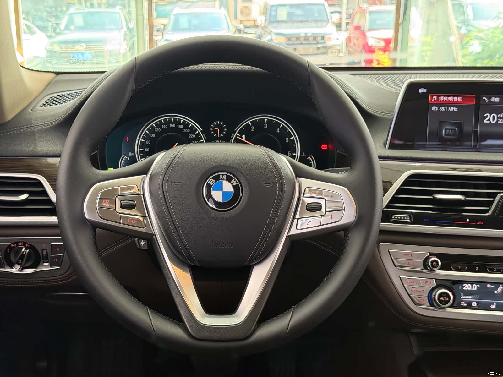 BMW 7 Series, 2016 12