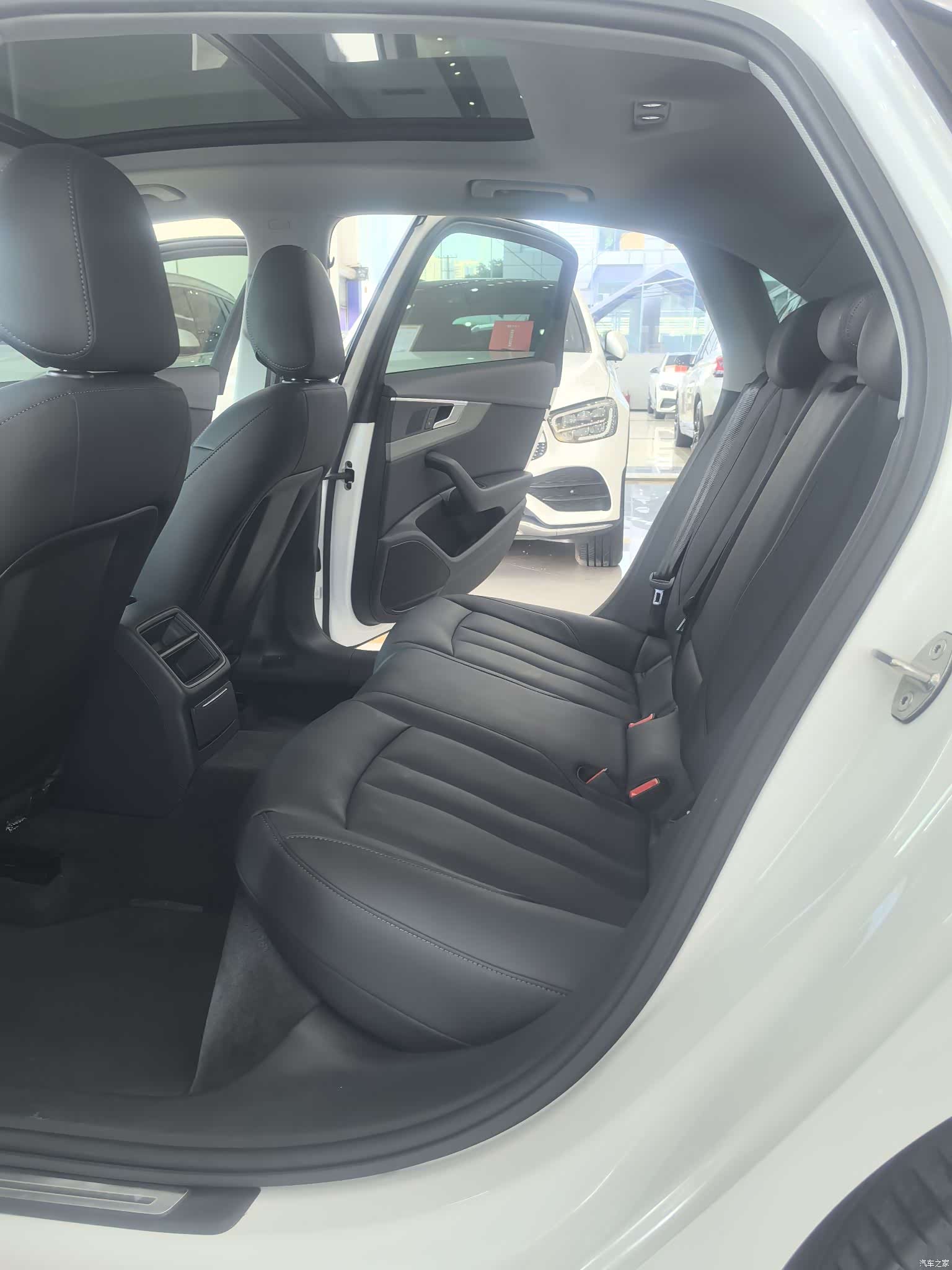 Audi A4L, 2019 11