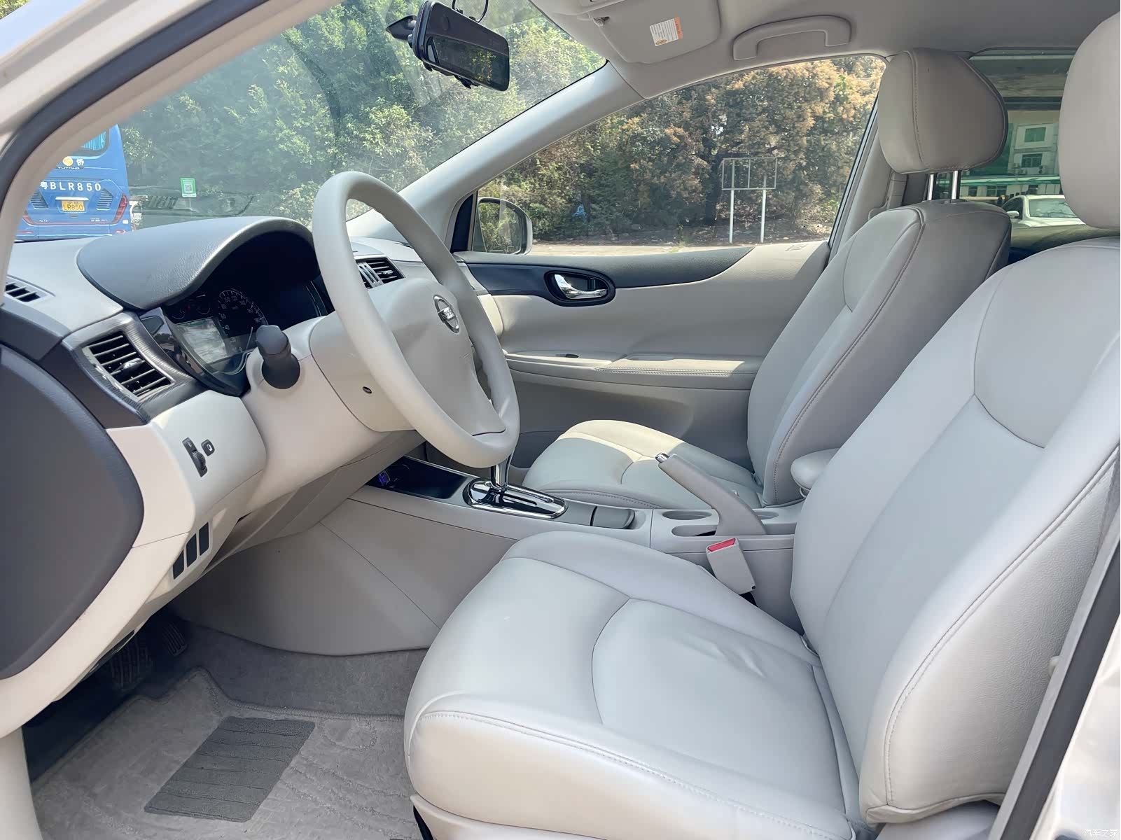 Nissan Tiida, 2012 4