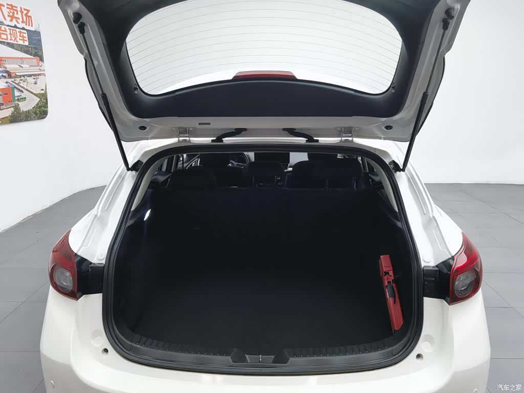 Mazda Mazda3, 2019 16