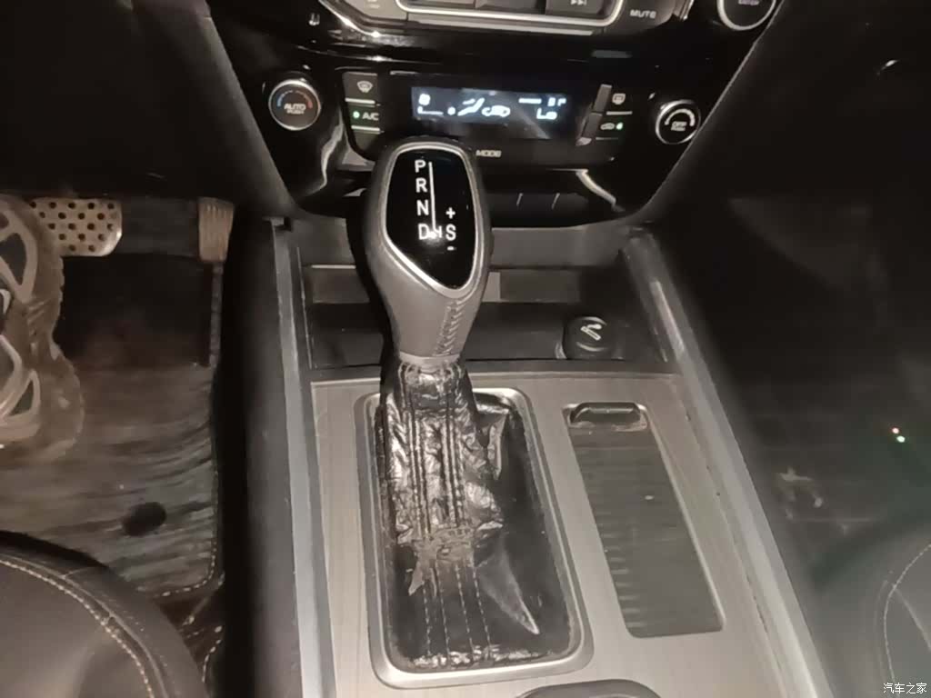 Geely X6, 2018 14