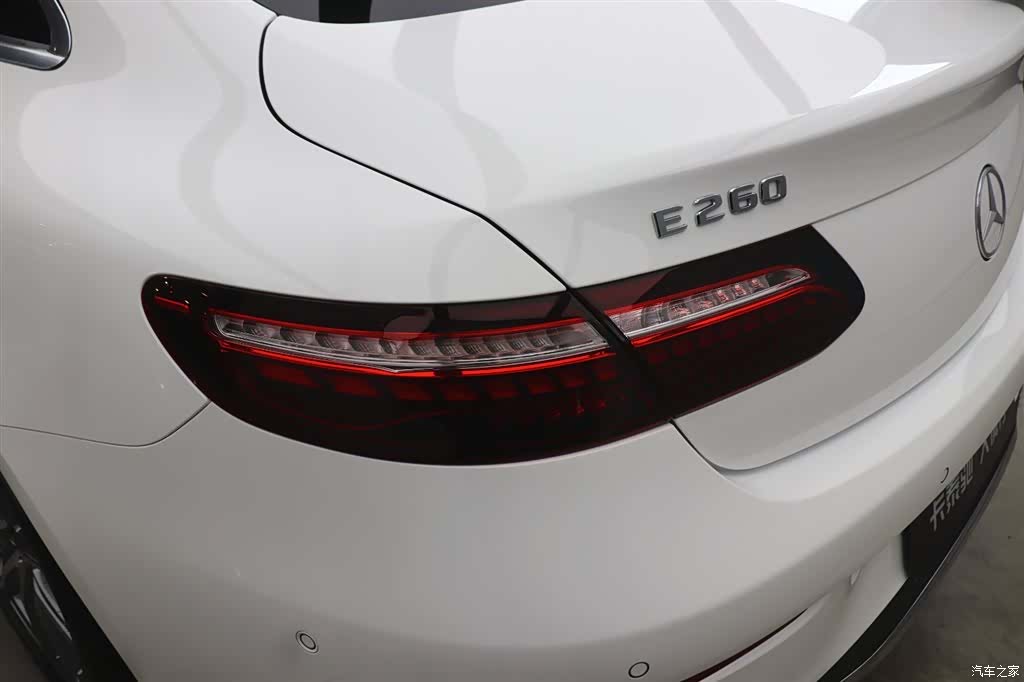 Mercedes-Benz E-Class, 2022 28