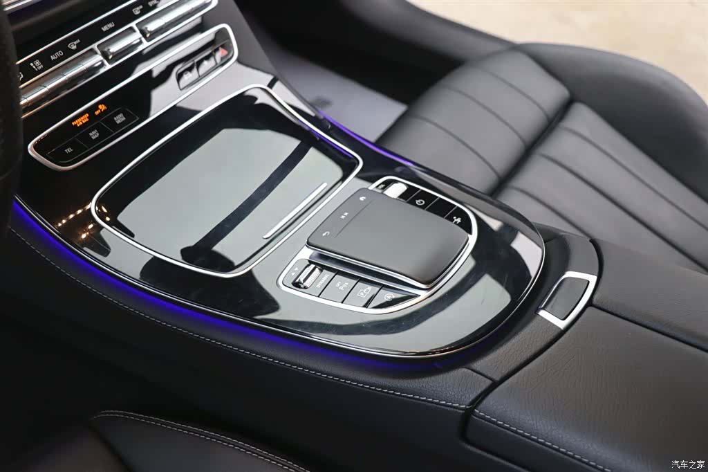 Mercedes-Benz E-Class, 2022 15