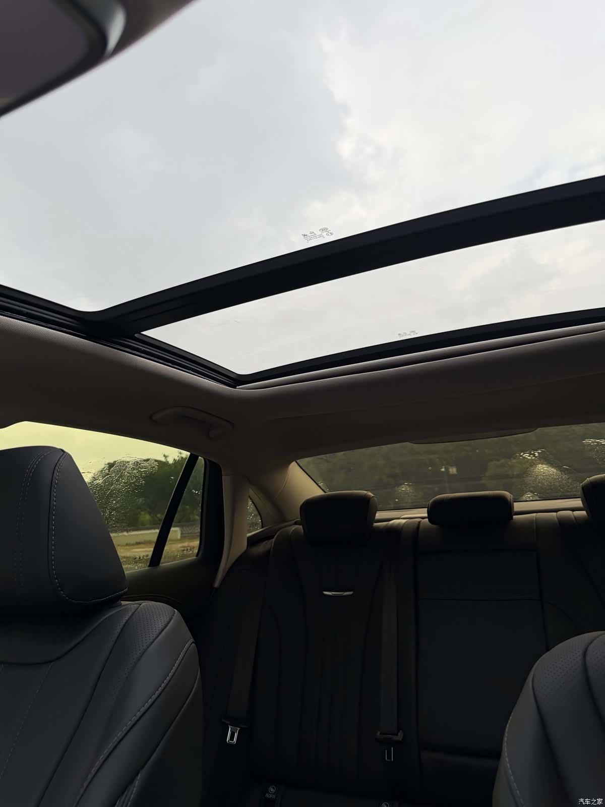 Hongqi H5, 2023 18