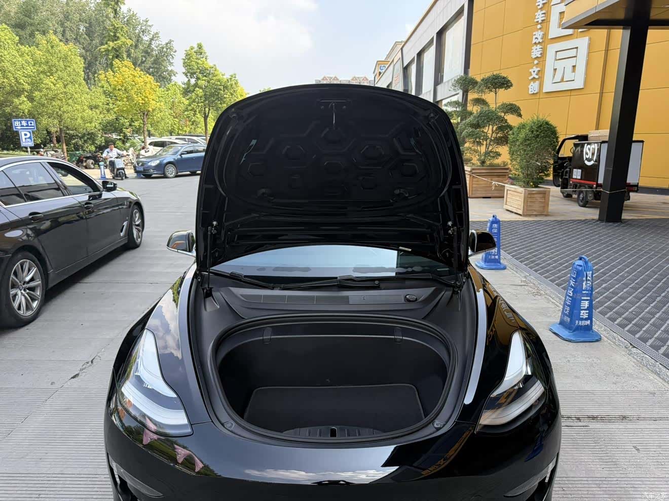 Tesla Model 3, 2019 30