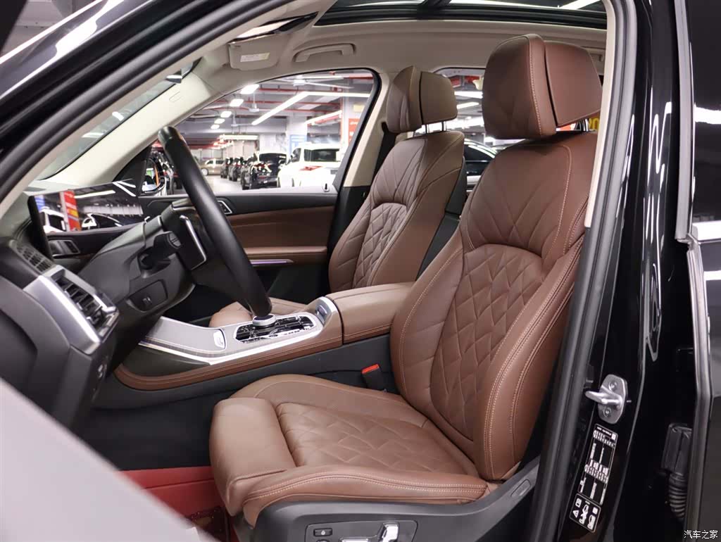BMW X7, 2023 9