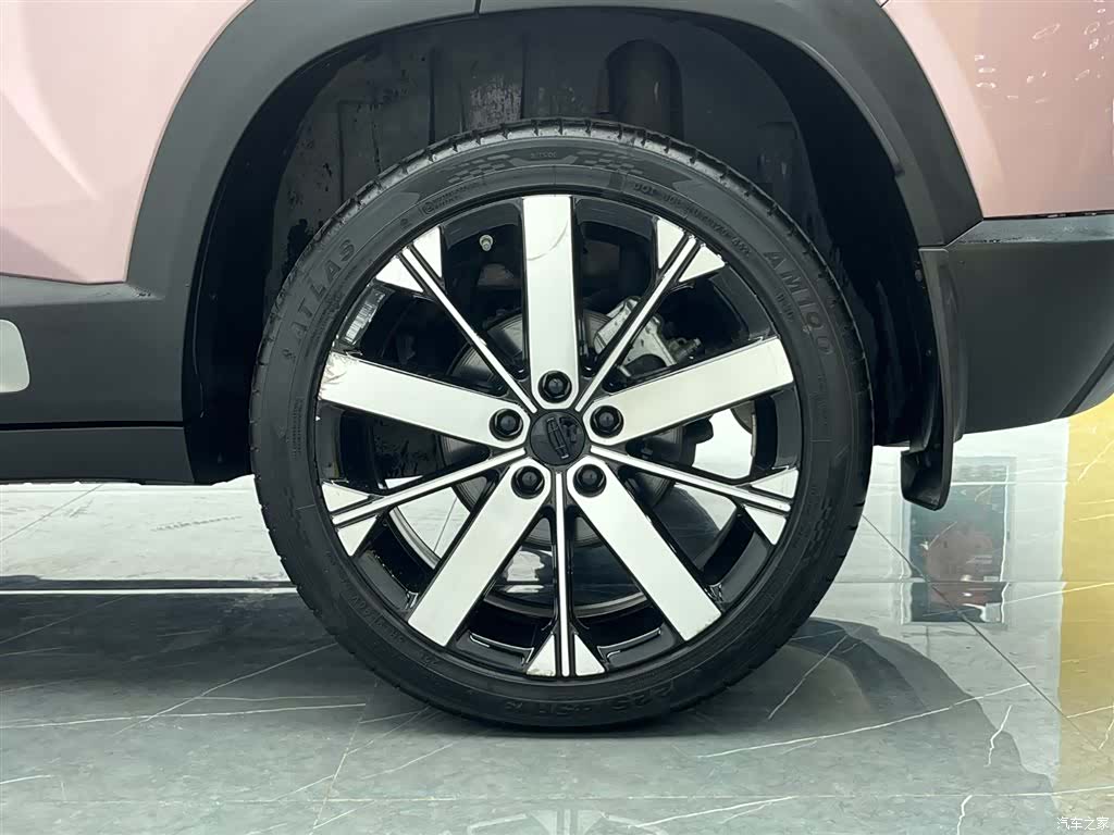 Geely Icon, 2023 25