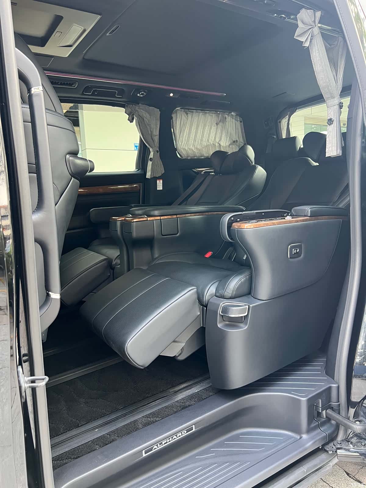Toyota Alphard, 2015 15