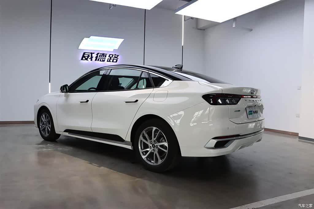 Ford Mondeo, 2024 3