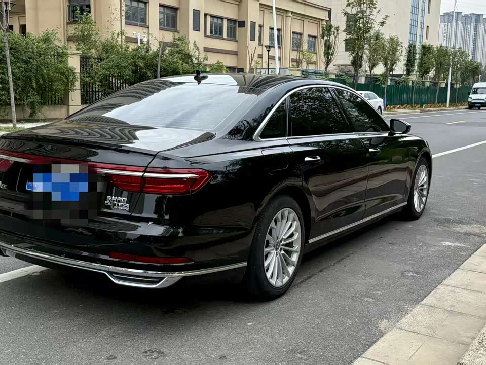 Audi A8