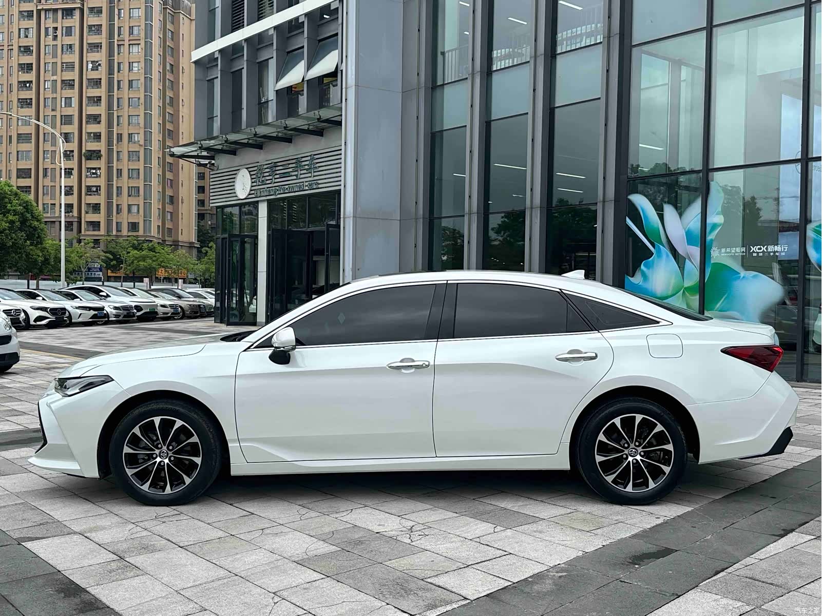 Toyota Avalon, 2024 3