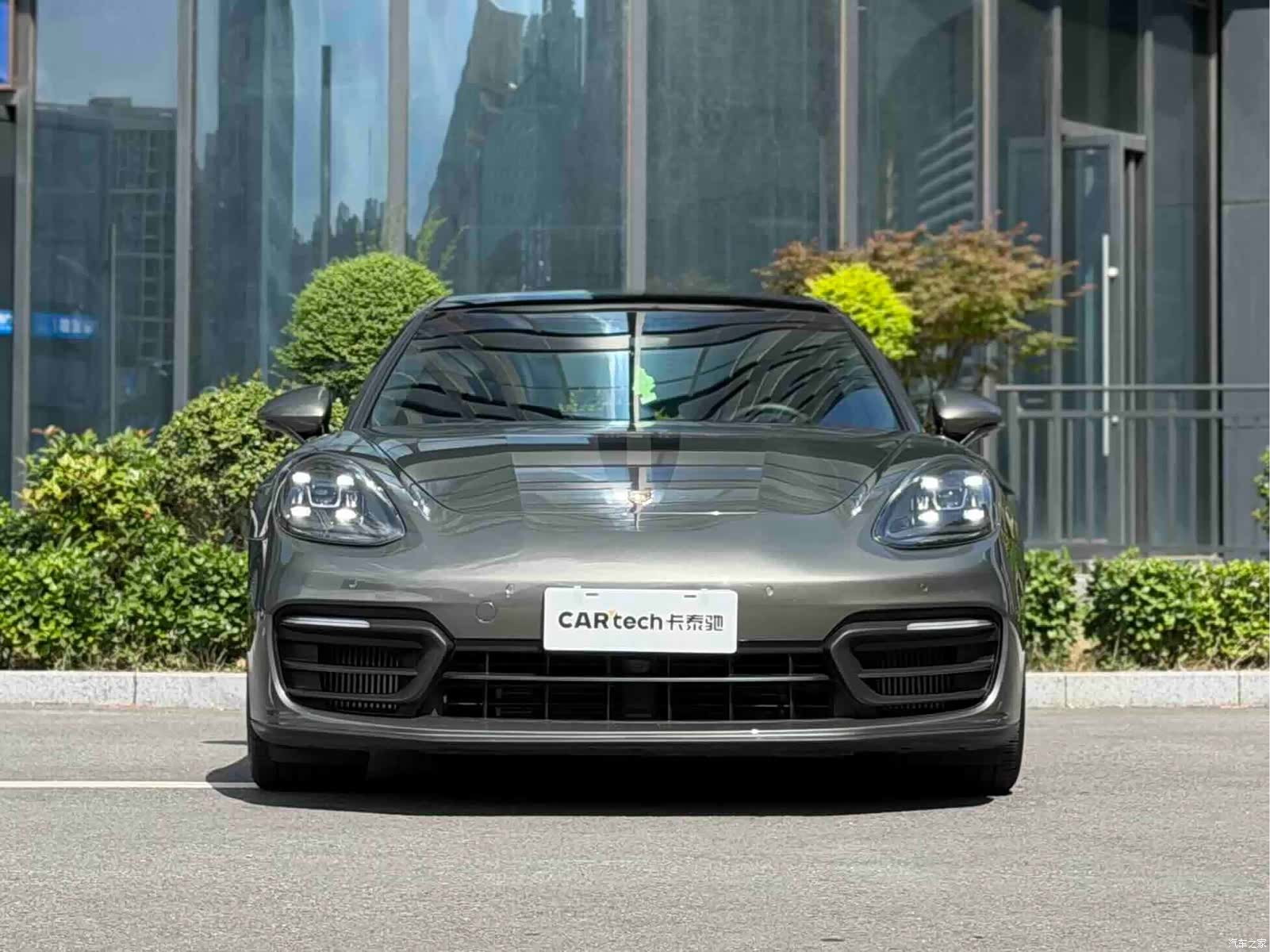 Porsche Panamera, 2022 2