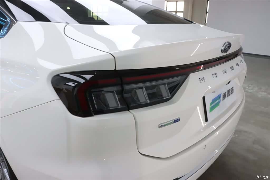 Ford Mondeo, 2024 32