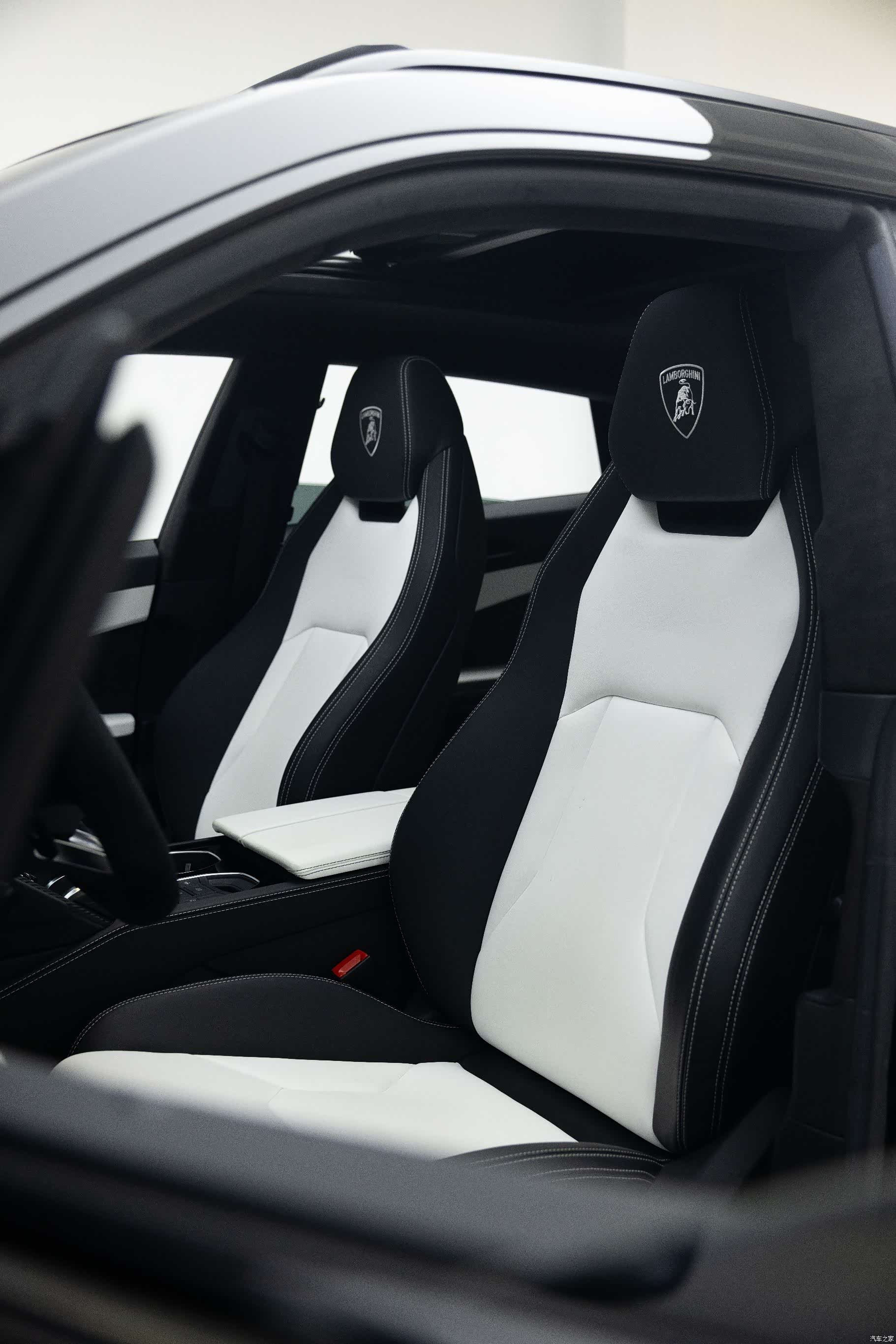Lamborghini Urus, 2021 10