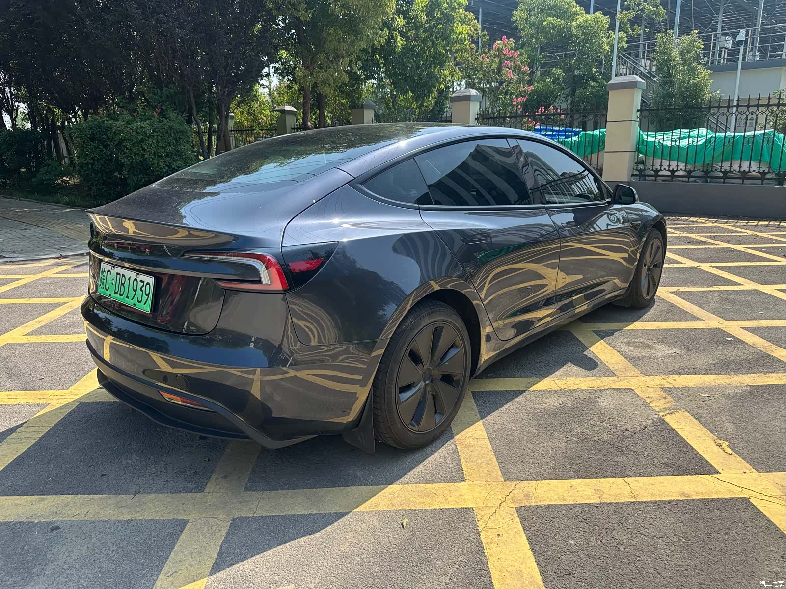Tesla Model 3, 2025 6