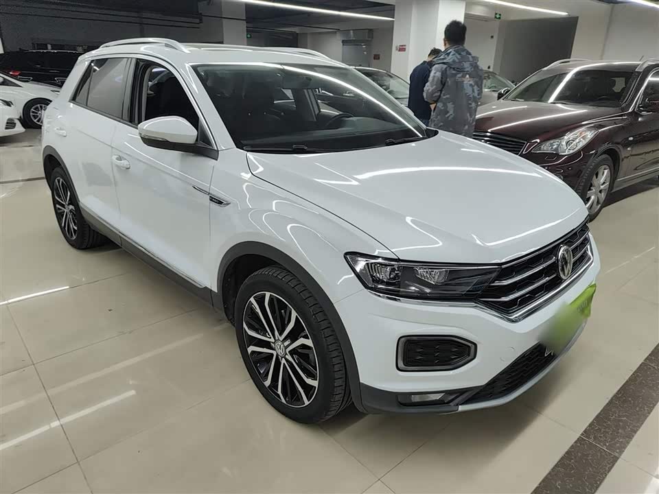 Volkswagen T-ROC exploring Songs