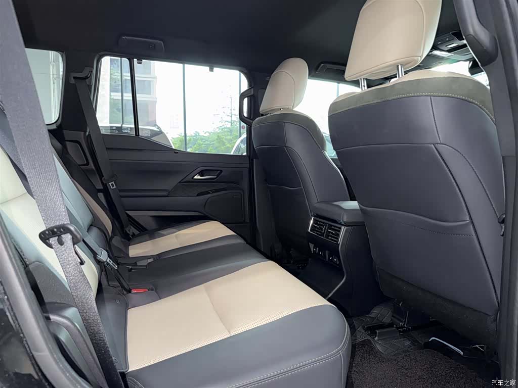 Lexus GX, 2025 14