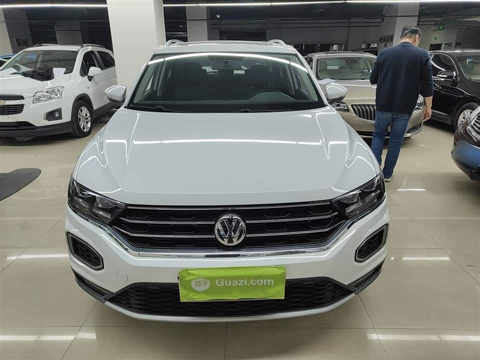 Volkswagen T-ROC exploring Songs