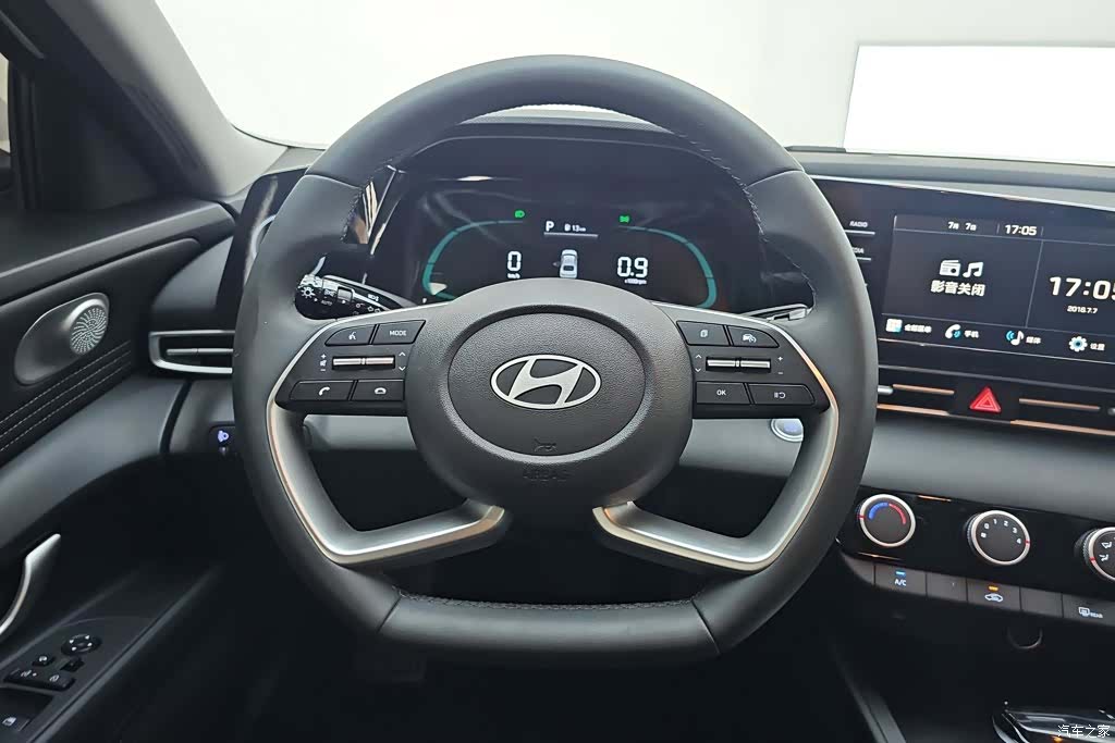 Hyundai Elantra, 2025 15