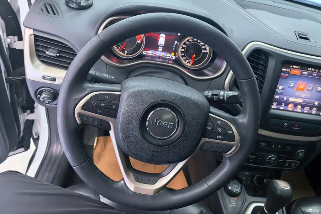 Jeep Cherokee, 2016 15