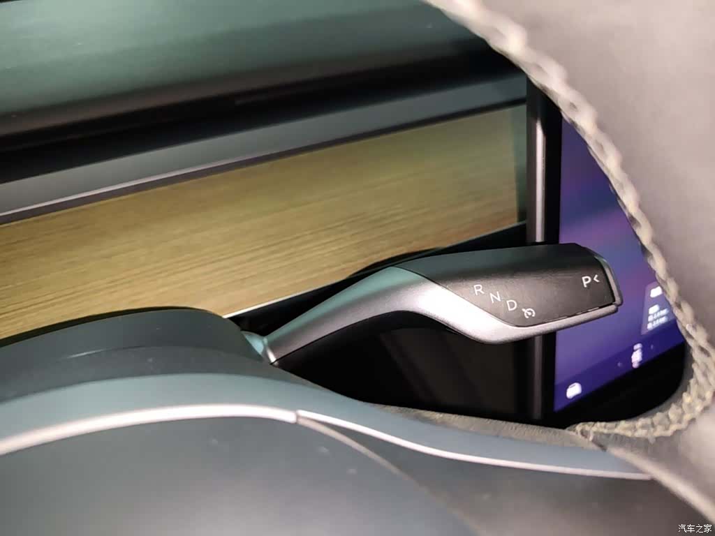 Tesla Model Y, 2023 14