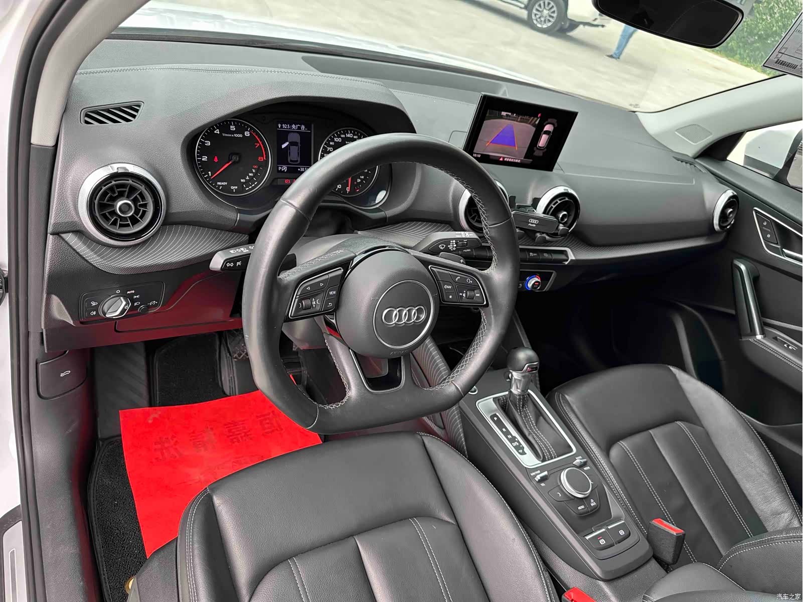 Audi Q2L, 2023 10