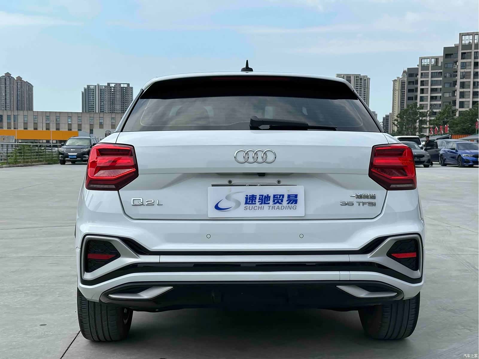Audi Q2L, 2023 все фото