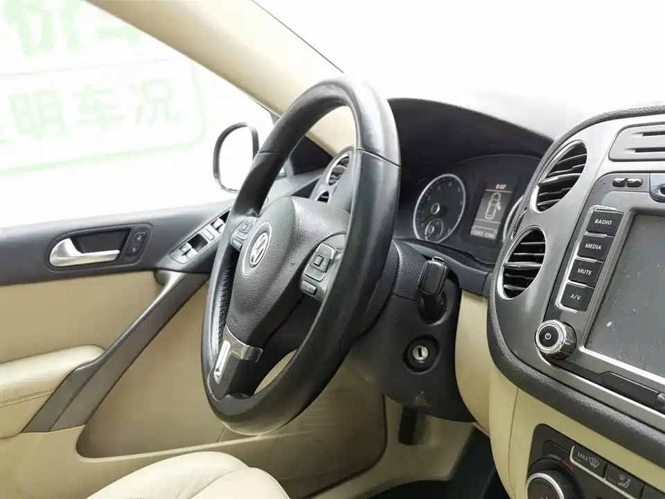Volkswagen Tiguan Volkswagen Tiguan
