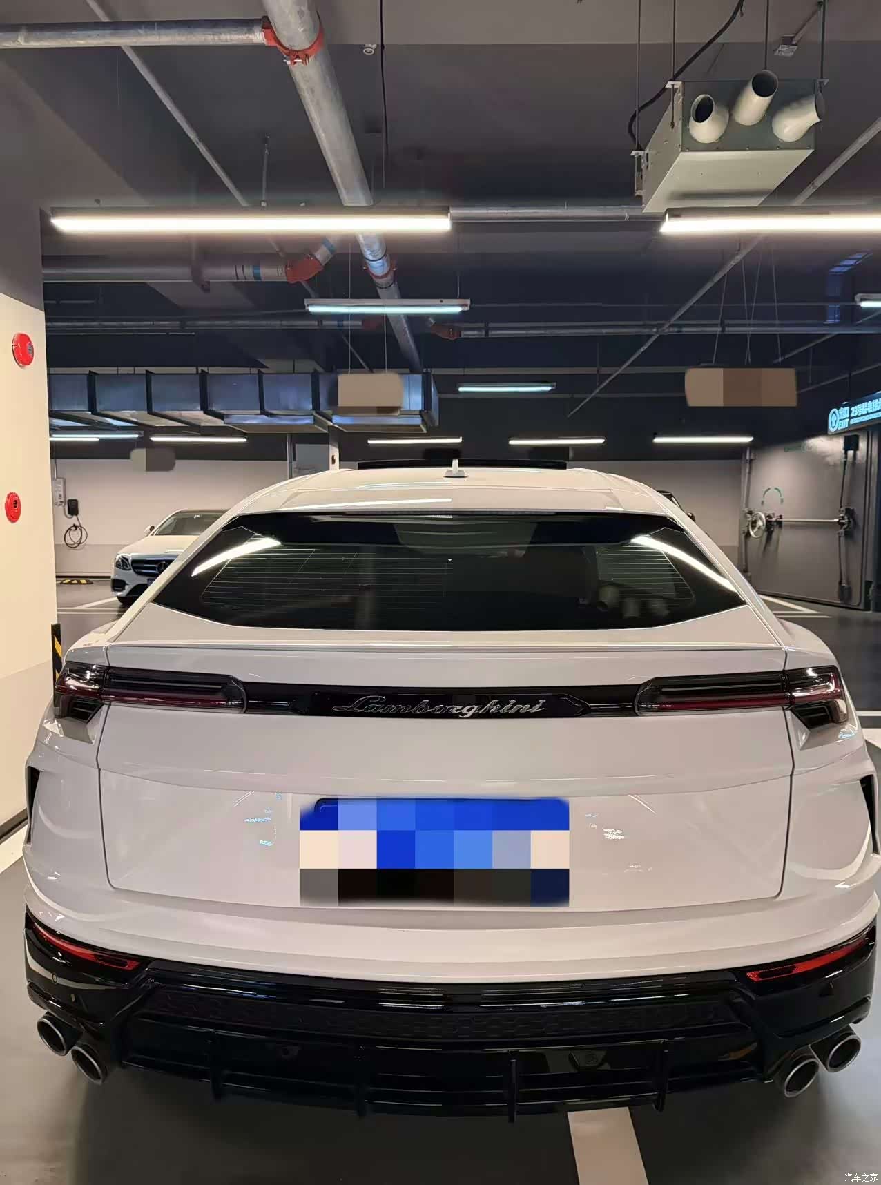 Lamborghini Urus, 2022 3