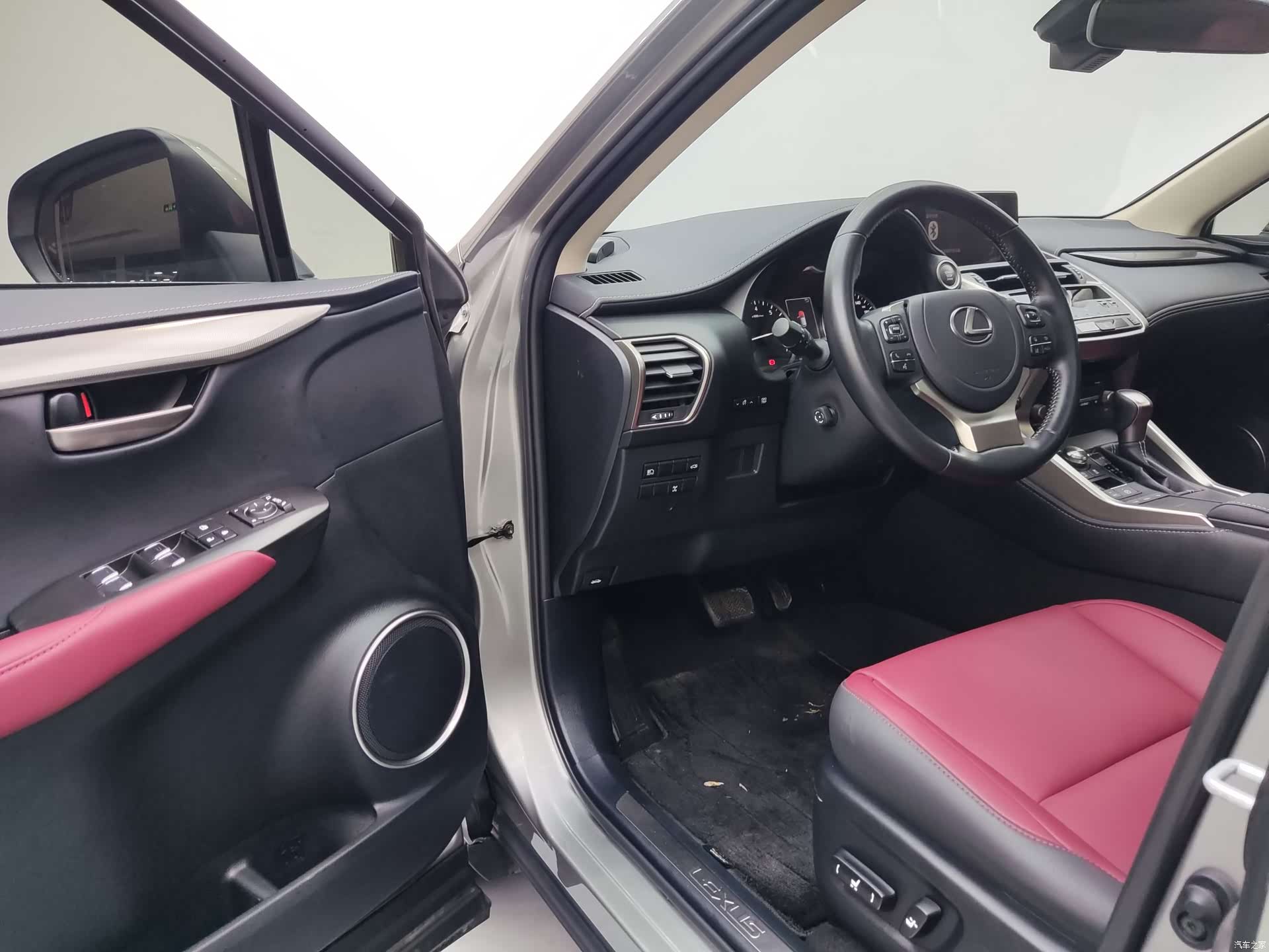 Lexus NX, 2021 12