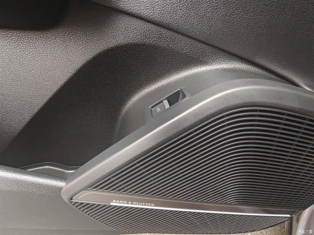 Audi Q5, 2023 10