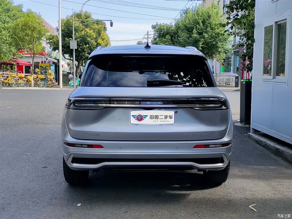 Lincoln Corsair, 2023 все фото