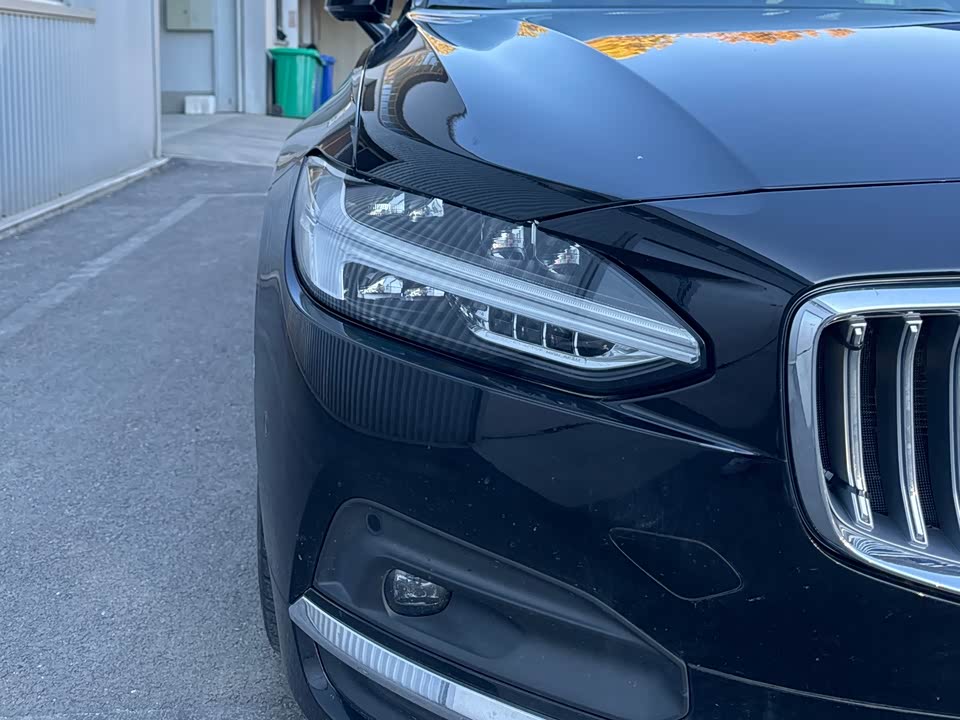 Volvo S90
