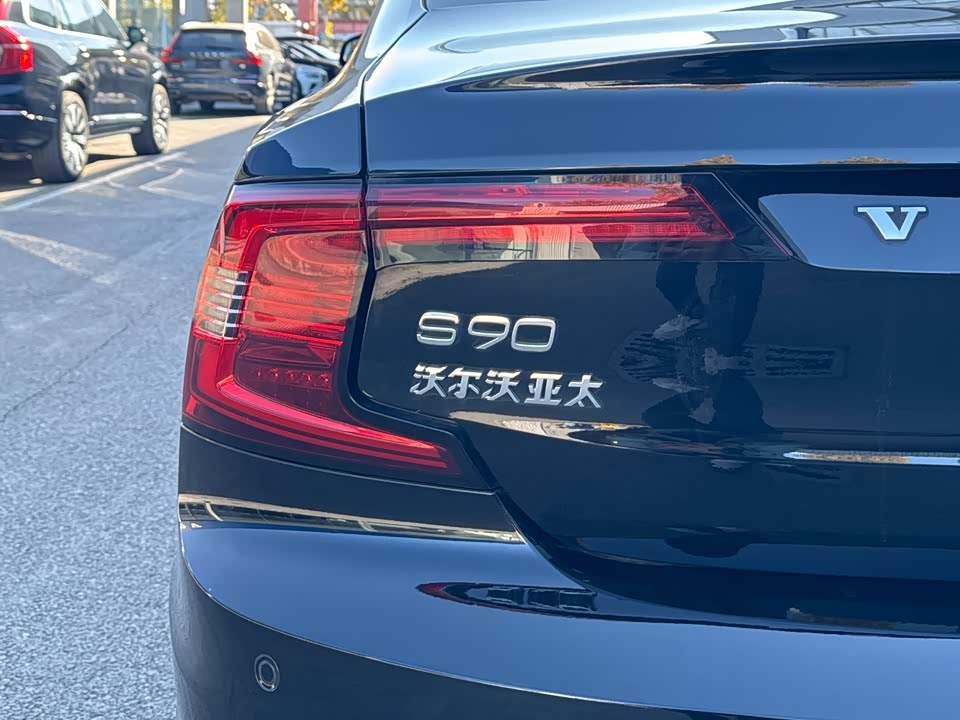 Volvo S90