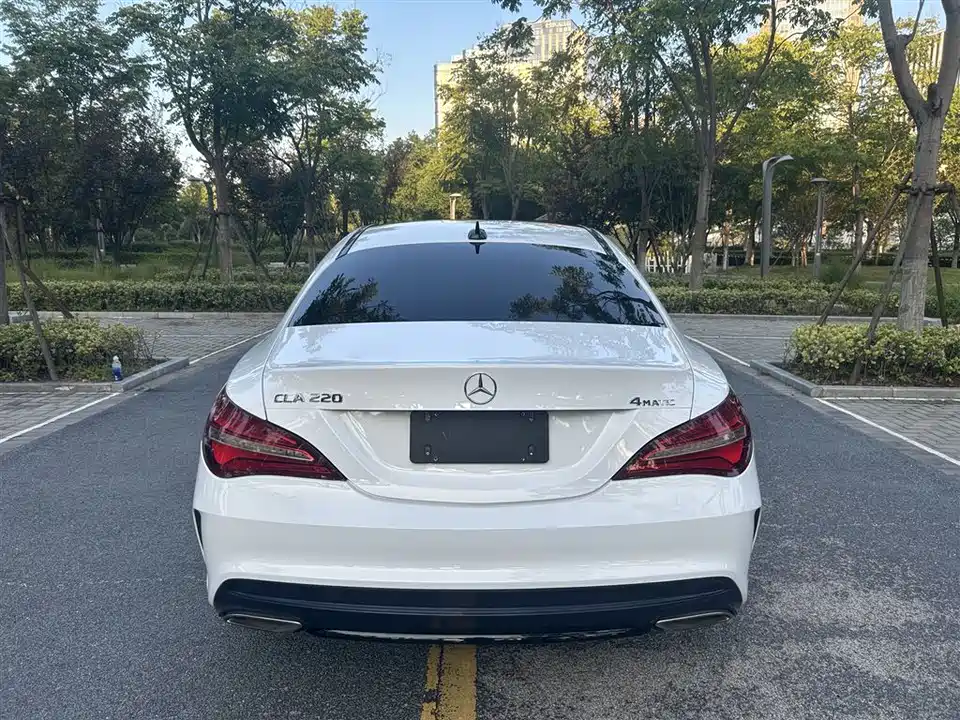 Mercedes-Benz CLA Mercedes-Benz CLA