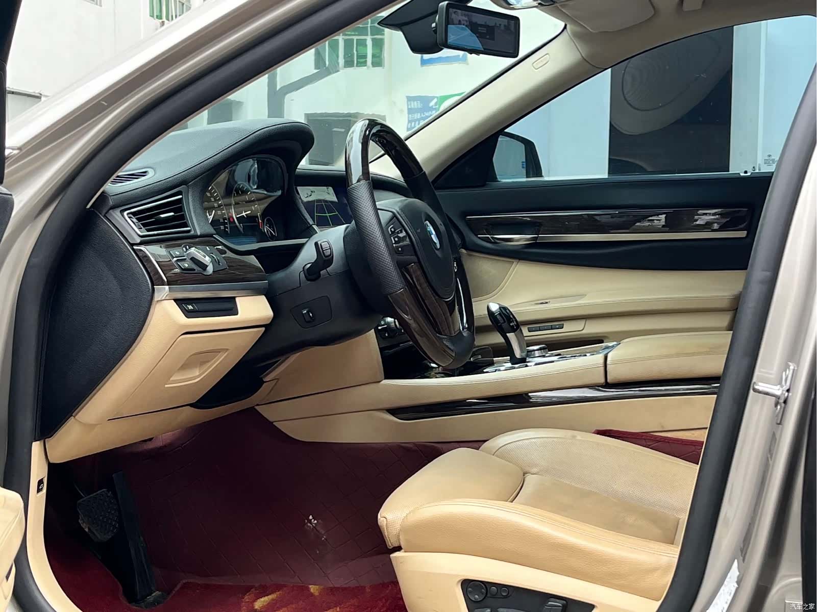 BMW 7 Series, 2011 4