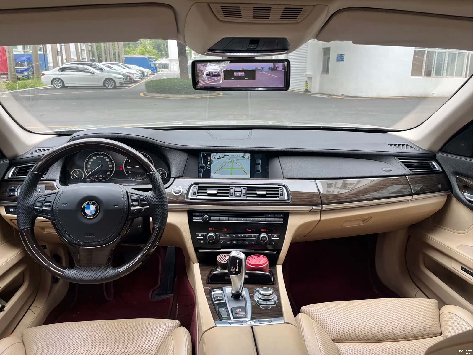 BMW 7 Series, 2011 6