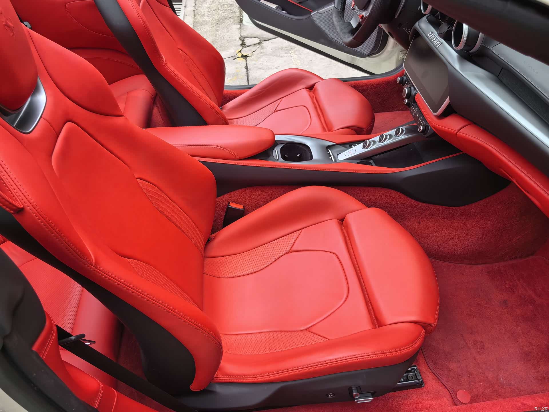 Ferrari Portofino, 2019 11