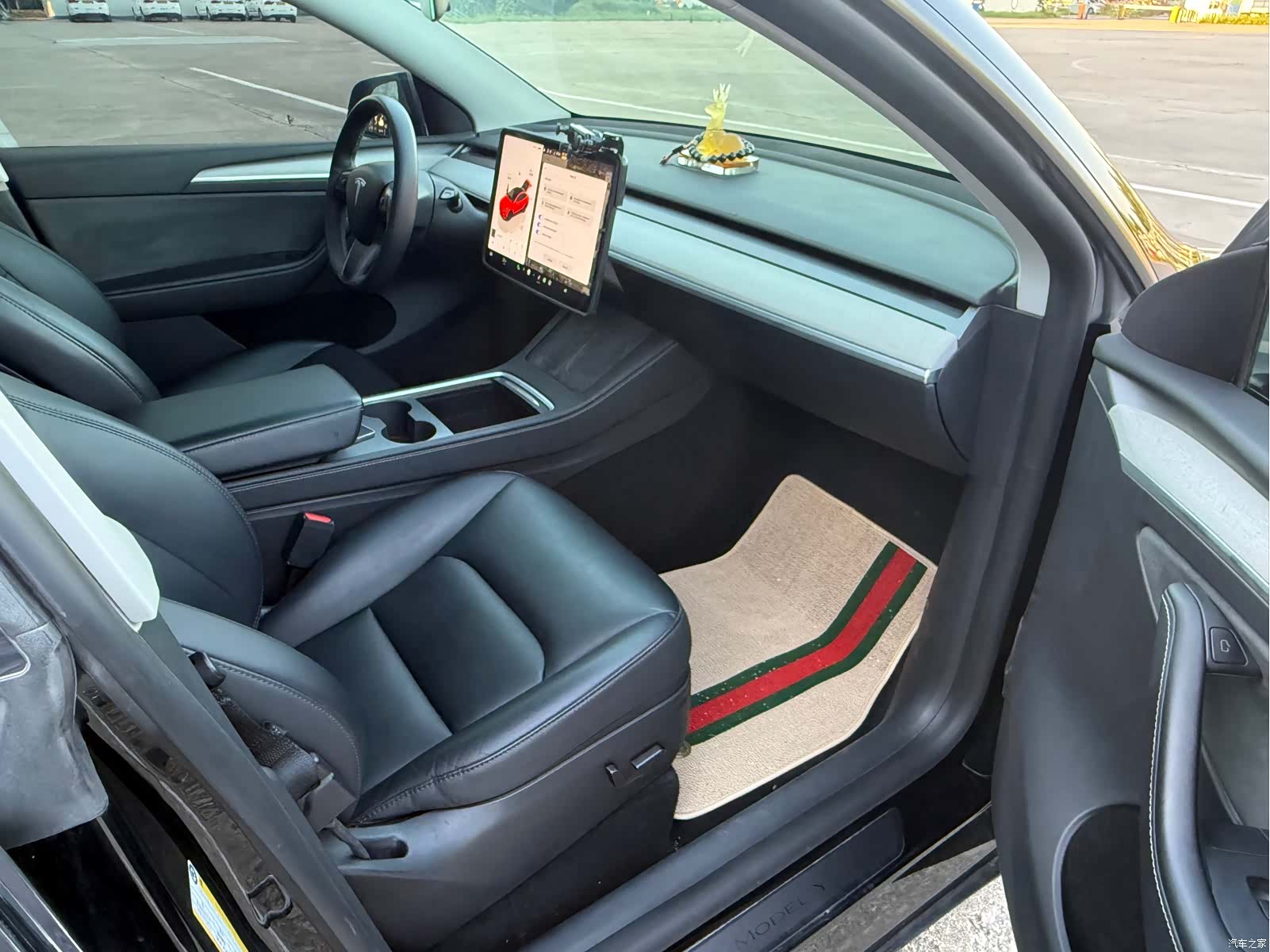 Tesla Model Y, 2023 7
